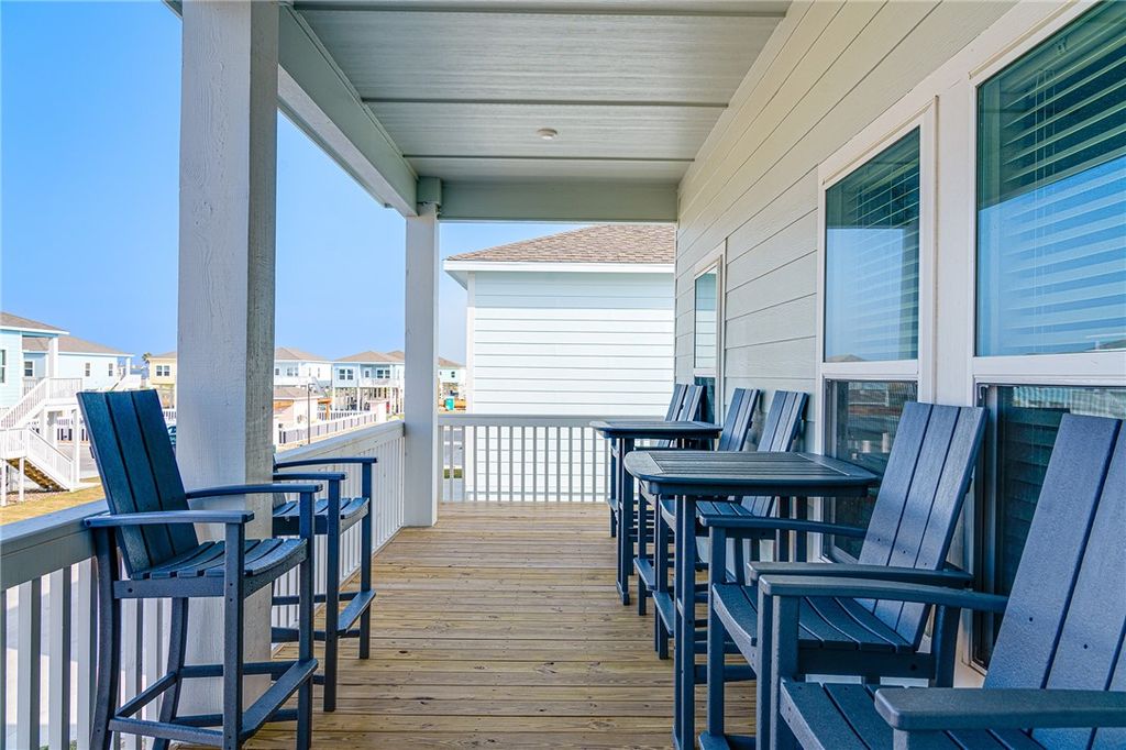 155 Paradise Dr, Rockport, TX 78382 — photo 5