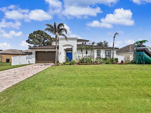 6008 NW Winfield Drive, Port St. Lucie, FL 34986