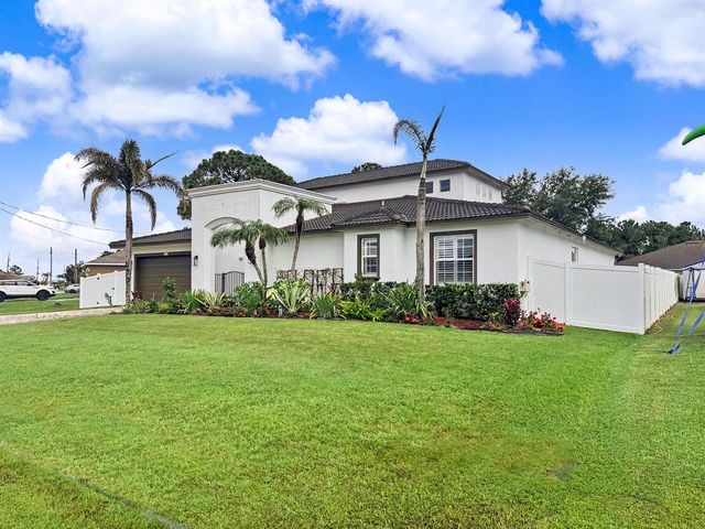 6008 NW Winfield Drive, Port St. Lucie, FL 34986