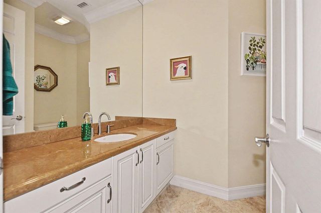 6008 NW Winfield Drive, Port St. Lucie, FL 34986