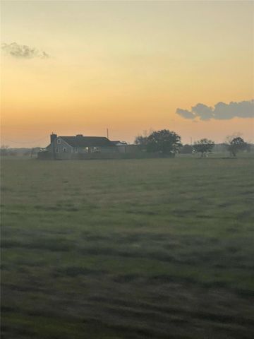 714 Chuckwagon Trail, Angleton, TX 77515