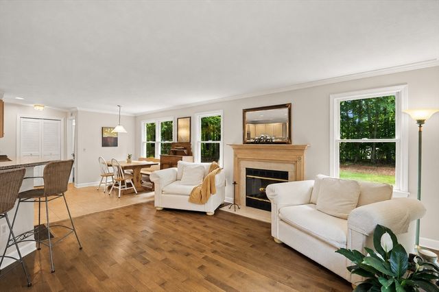 100 W Lake Dr, Taunton, MA 02780