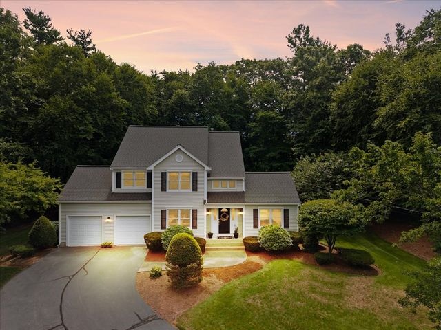100 W Lake Dr, Taunton, MA 02780