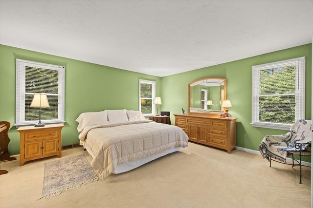 100 W Lake Dr, Taunton, MA 02780