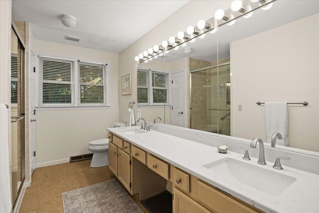 100 W Lake Dr, Taunton, MA 02780