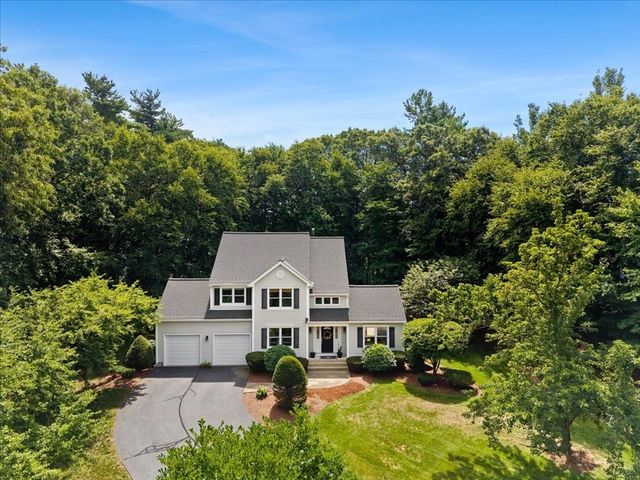 100 W Lake Dr, Taunton, MA 02780