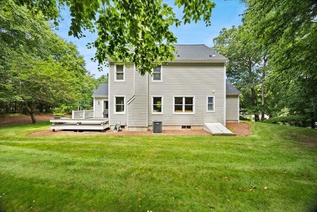 100 W Lake Dr, Taunton, MA 02780