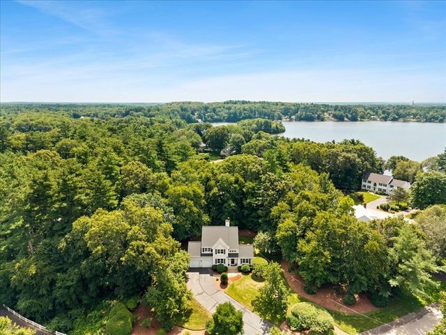 100 W Lake Dr, Taunton, MA 02780