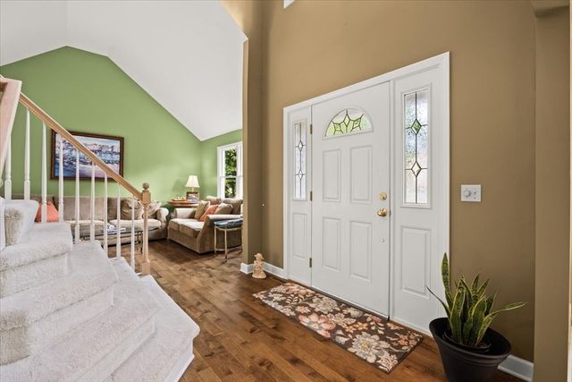 100 W Lake Dr, Taunton, MA 02780