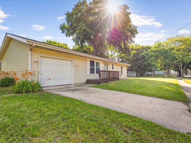 712 Cherry Street, Rockford, IL 61101
