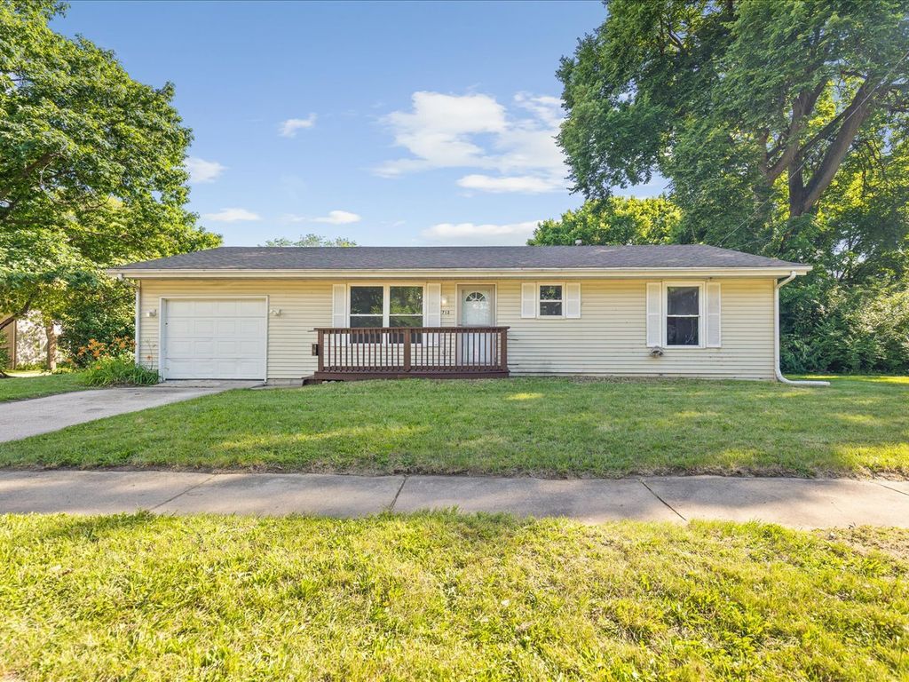 712 Cherry Street, Rockford, IL 61101