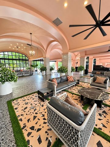 5225 Collins Ave 614, Miami Beach, FL 33140