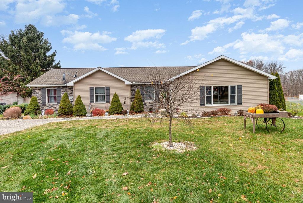 34 SOUTH SIDE DRIVE, Newville, PA 17241