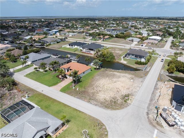 2581 SW 28th TER, Cape Coral, FL 33914