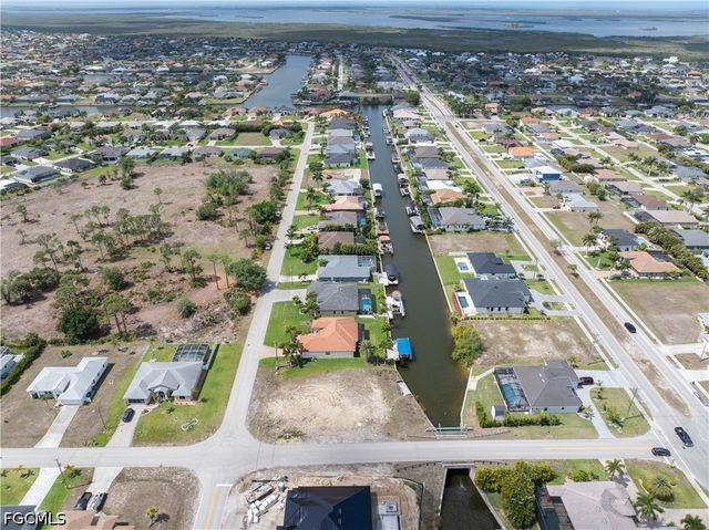 2581 SW 28th TER, Cape Coral, FL 33914