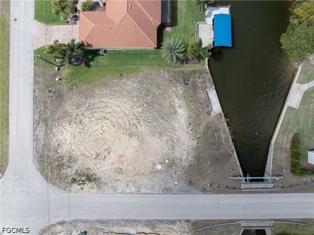2581 SW 28th TER, Cape Coral, FL 33914