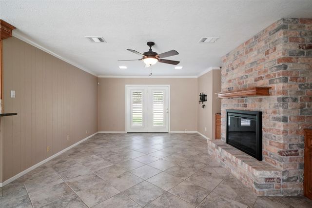 28914 Pine Hill Drive, Shenandoah, TX 77381