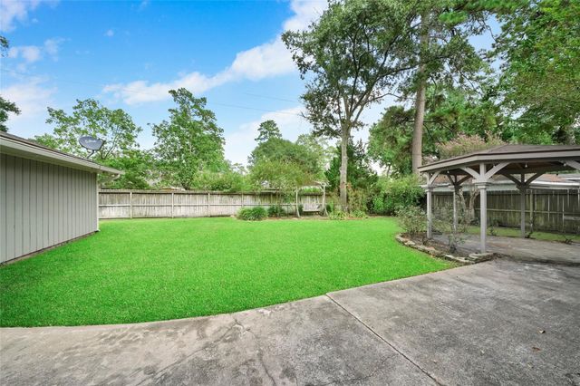 28914 Pine Hill Drive, Shenandoah, TX 77381