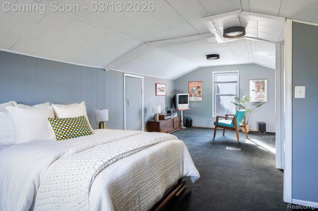 726 W Breckenridge Street, Ferndale, MI 48220