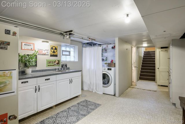 726 W Breckenridge Street, Ferndale, MI 48220