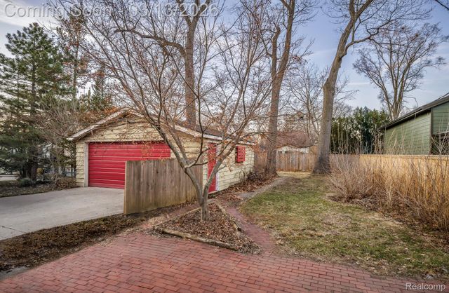 726 W Breckenridge Street, Ferndale, MI 48220