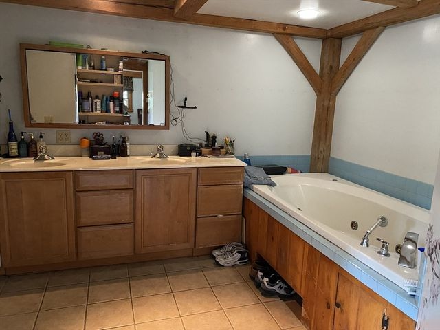845 Town Farm Rd, Warren, MA 01083