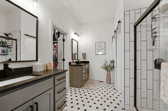 1327 W Footbridge St, Goddard, KS 67052