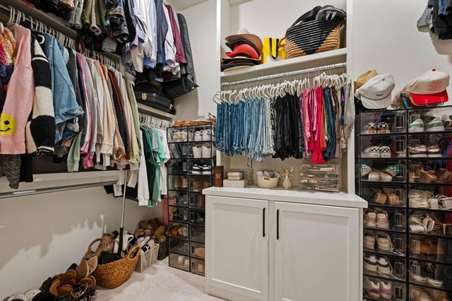 1327 W Footbridge St, Goddard, KS 67052