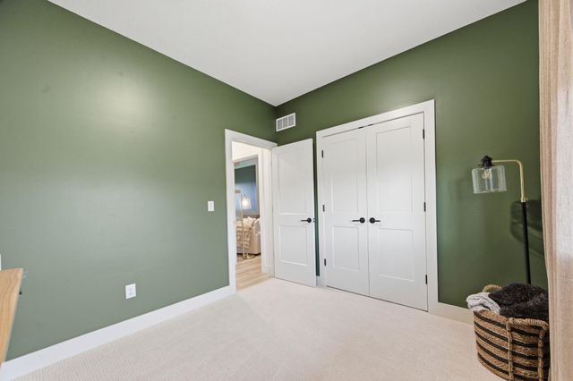 1327 W Footbridge St, Goddard, KS 67052