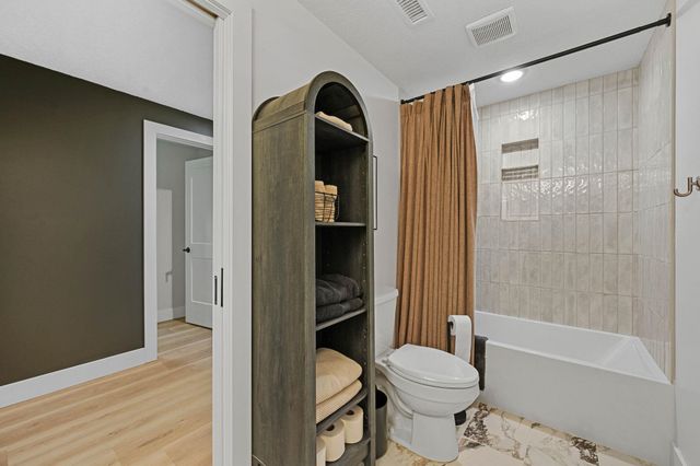 1327 W Footbridge St, Goddard, KS 67052