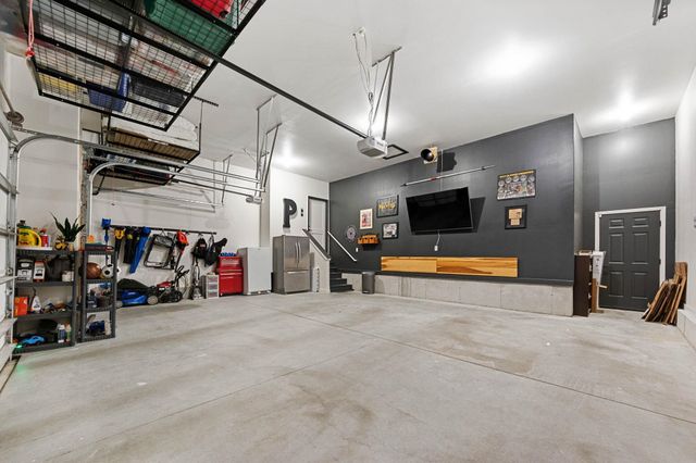 1327 W Footbridge St, Goddard, KS 67052