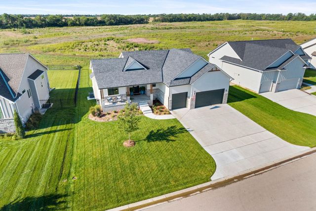 1327 W Footbridge St, Goddard, KS 67052