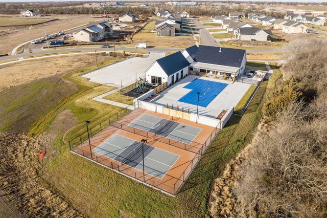 1327 W Footbridge St, Goddard, KS 67052