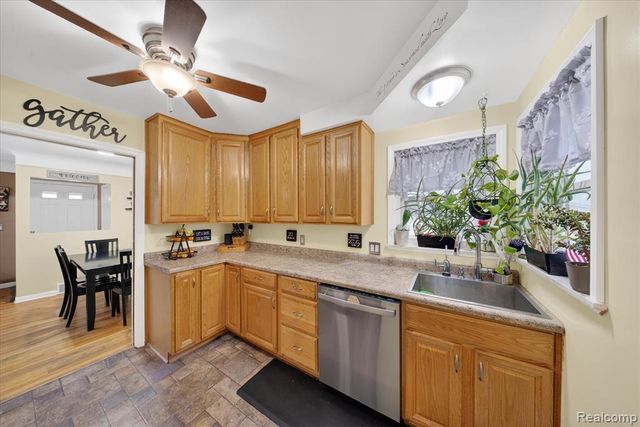 28901 Joan Street, Saint Clair Shores, MI 48081