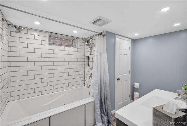 28901 Joan Street, Saint Clair Shores, MI 48081