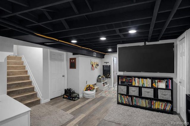 28901 Joan Street, Saint Clair Shores, MI 48081