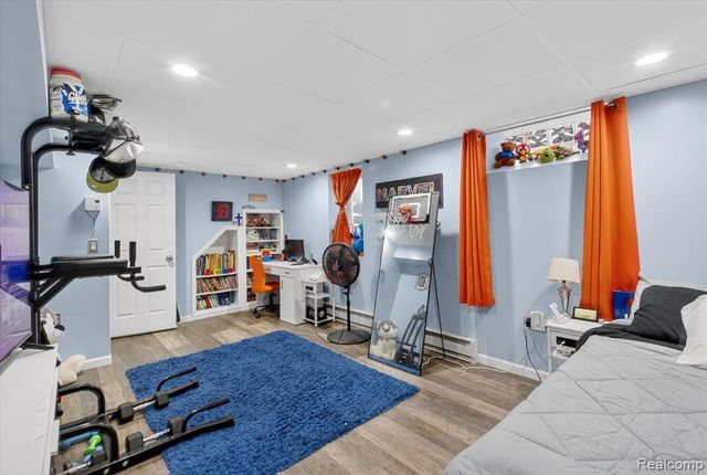 28901 Joan Street, Saint Clair Shores, MI 48081