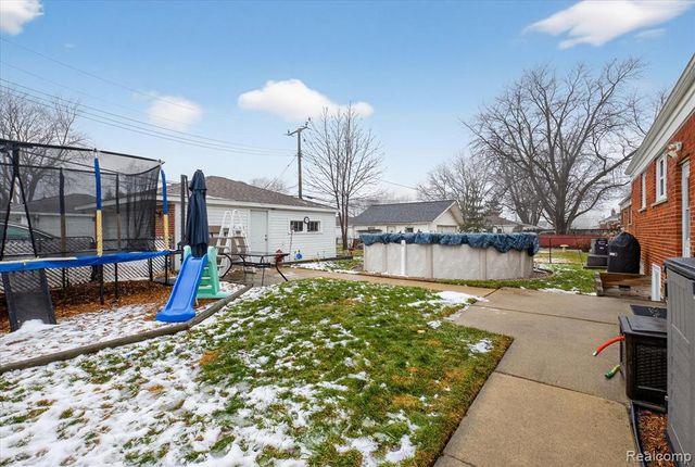 28901 Joan Street, Saint Clair Shores, MI 48081