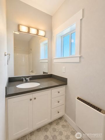 1117 S Grant Avenue, Tacoma, WA 98405