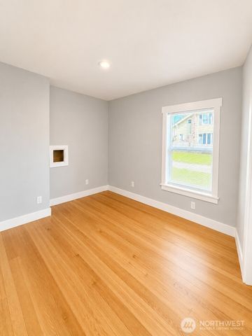 1117 S Grant Avenue, Tacoma, WA 98405