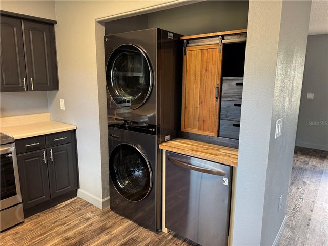 2218 SEABOARD AVENUE, Venice, FL 34293