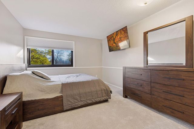 4120 Parklawn Avenue 119, Edina, MN 55435