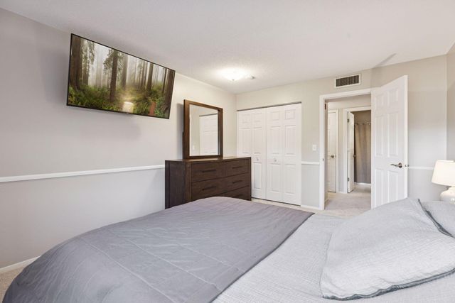 4120 Parklawn Avenue 119, Edina, MN 55435