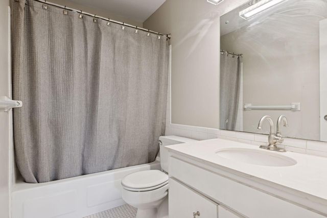 4120 Parklawn Avenue 119, Edina, MN 55435