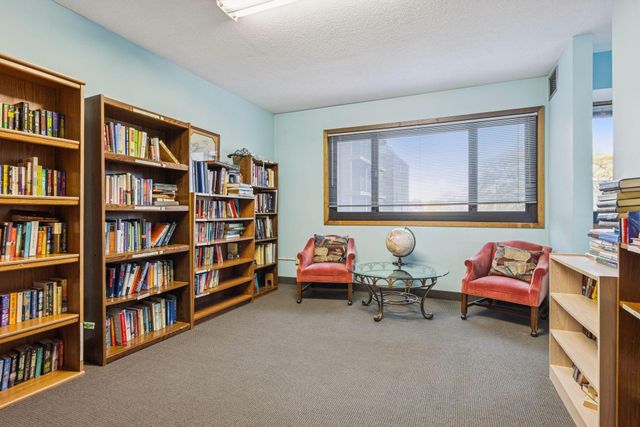 4120 Parklawn Avenue 119, Edina, MN 55435