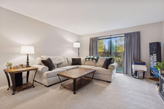 4120 Parklawn Avenue 119, Edina, MN 55435