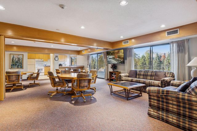 4120 Parklawn Avenue 119, Edina, MN 55435