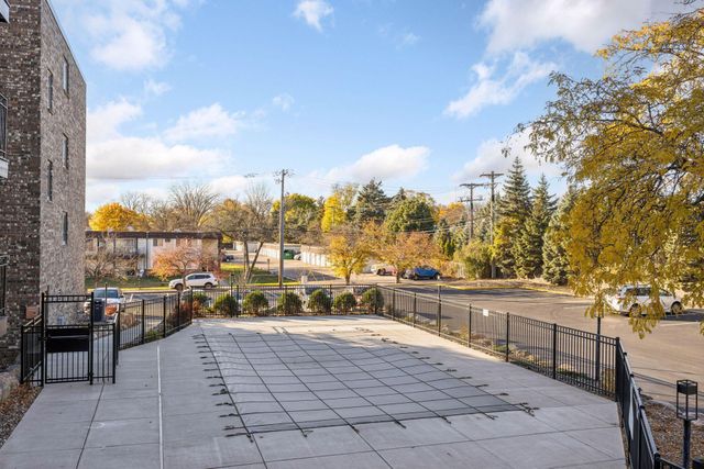 4120 Parklawn Avenue 119, Edina, MN 55435