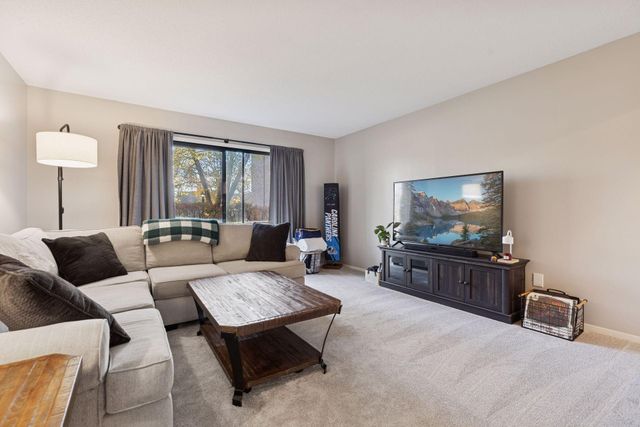 4120 Parklawn Avenue 119, Edina, MN 55435