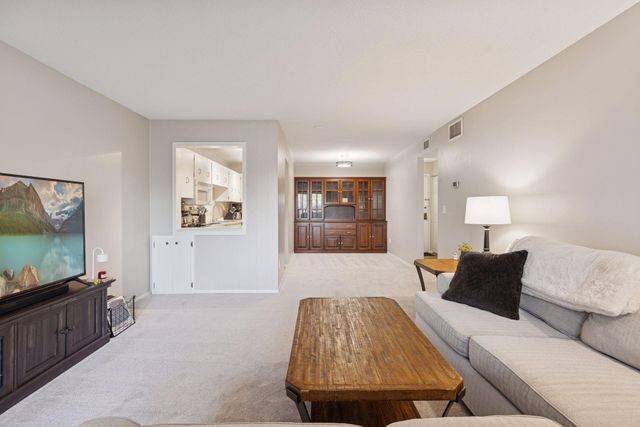 4120 Parklawn Avenue 119, Edina, MN 55435